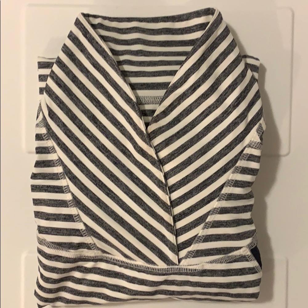 Vintage lululemon run tech top